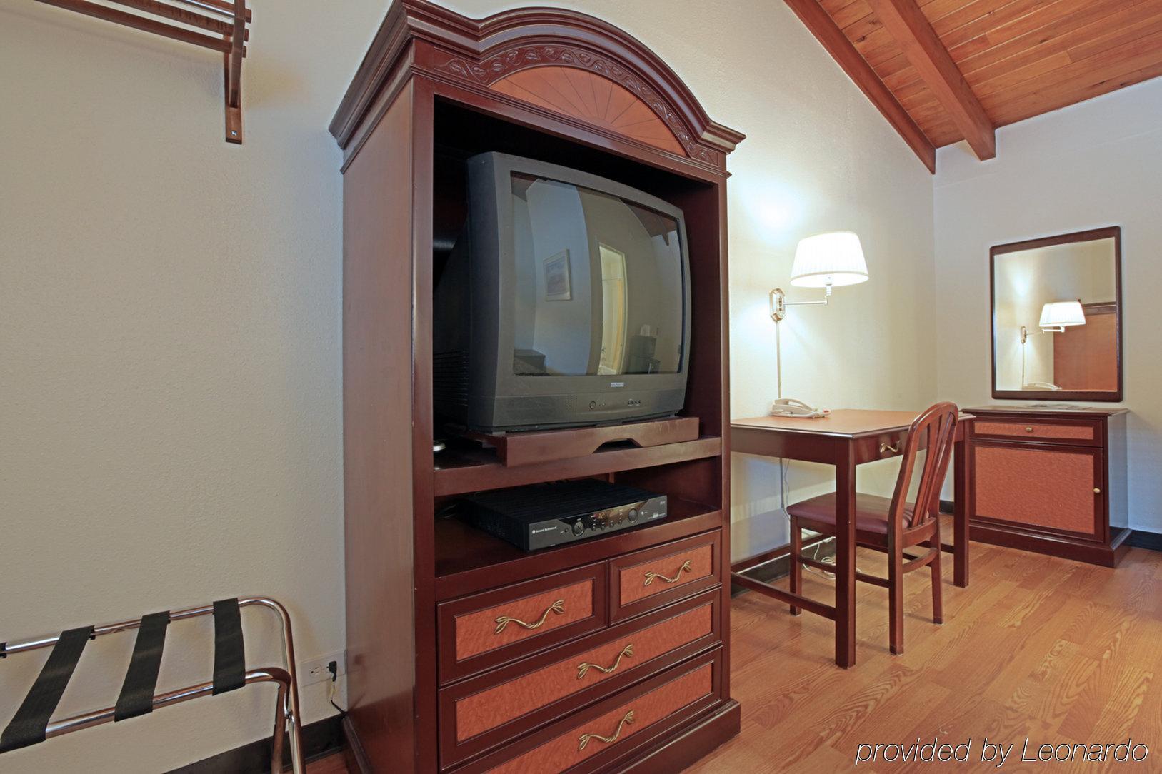 Americas Best Value Inn Форт Колинс Стая снимка